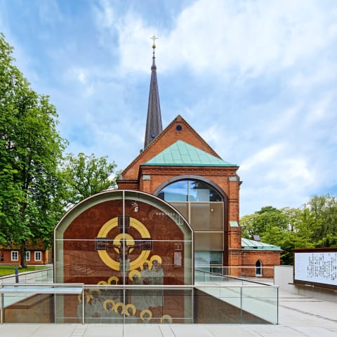 Licht und Schatten - Umgestaltung der Kirche St. Nicolaus und Errichtung eines Lern- und Gedenkortes