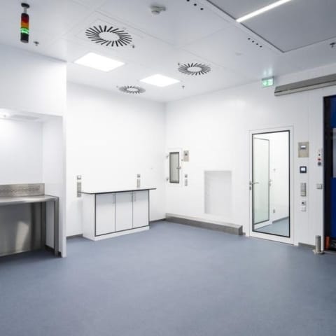 Reinräume mit klarer, geradliniger Optik