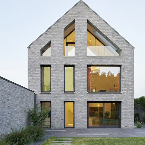 HAUS | SECHZEHN