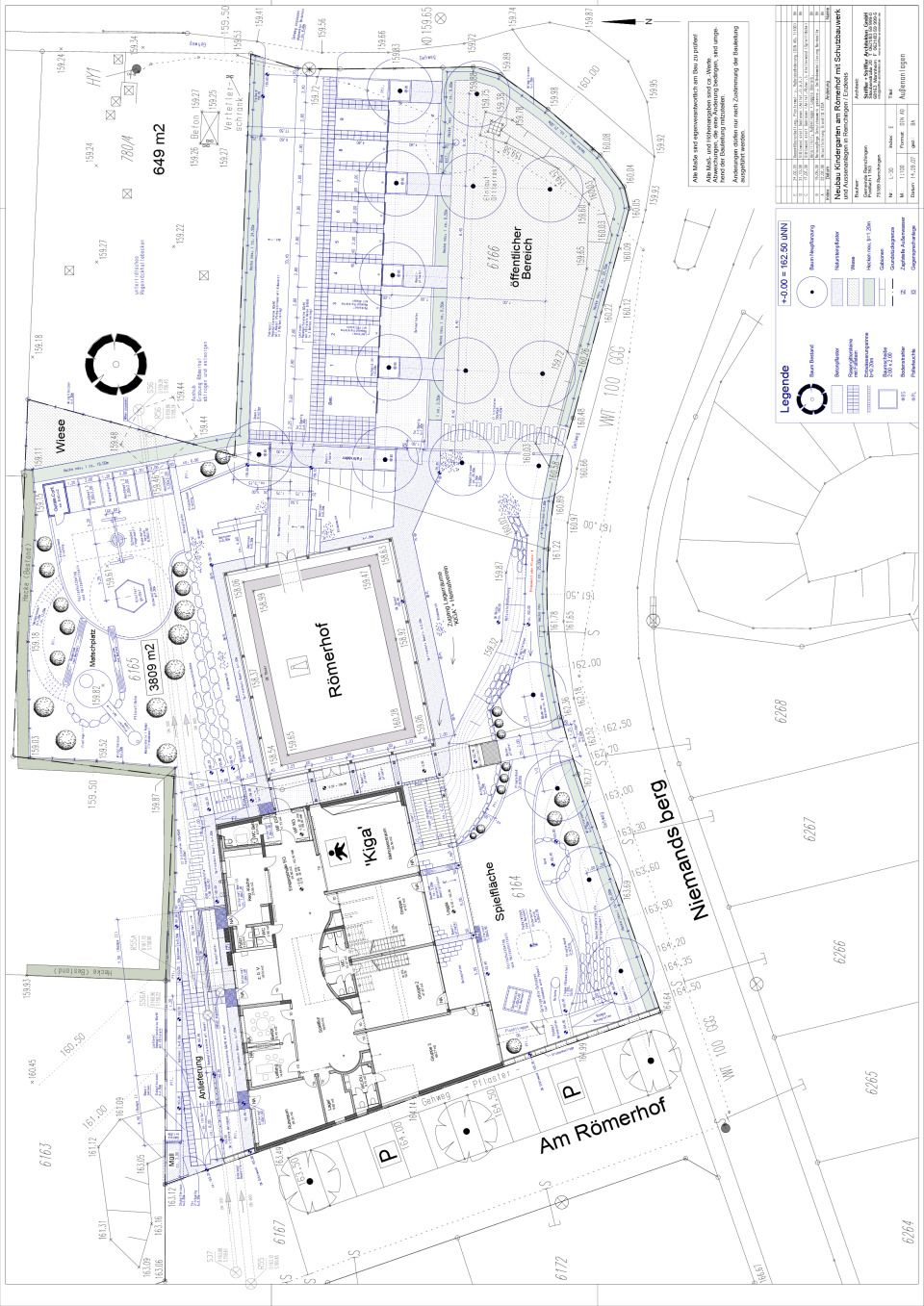 Lageplan mit Grundriss EG
