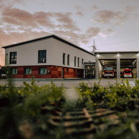 Neubau eines Feuerwehrgerätehauses mit integriertem Bauhof in Hausen