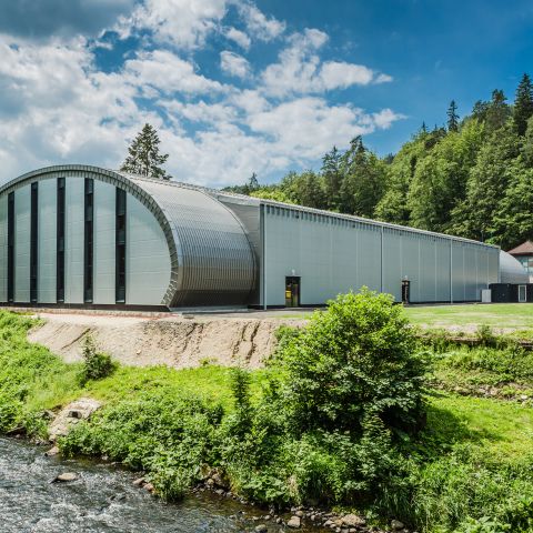 Flexible Formen für architektonisches Design – Tennishalle, Karlsbad