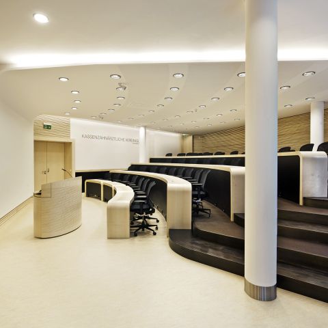 Hörsaal der Kassenzahnärztlichen Vereinigung Schleswig-Holstein in Kiel
