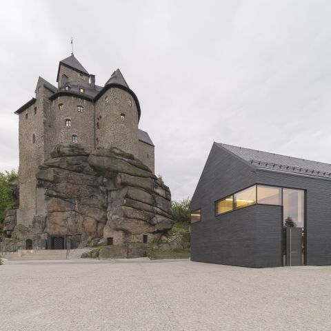 Intarsien im Stein | Revitalisierung der Burganlage Falkenberg