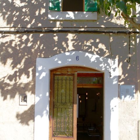 VOM PFERDESTALL ZUM FERIENPARADIES - MALLORQUINISCHES HAUS
