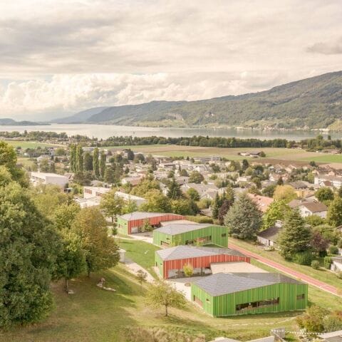 Kindergarten mit Solardach
