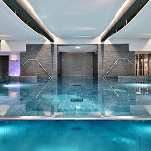 Cristal Spa in Annecy, Frankreich