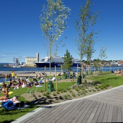 Sørenga Hafenpromenade und Hafenbad