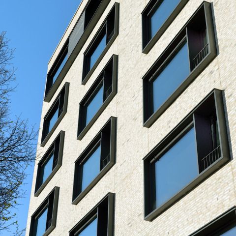 Brunnen 49, Neubau Wohn- und Geschäftshaus an der Mauergedänkstätte