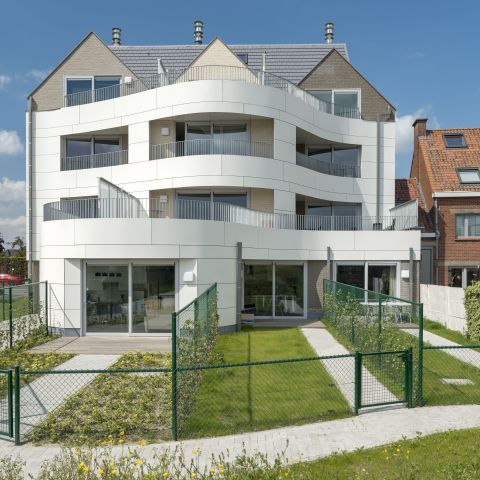 Ons Onderdak, 12 Wohnungen und Parkplätze