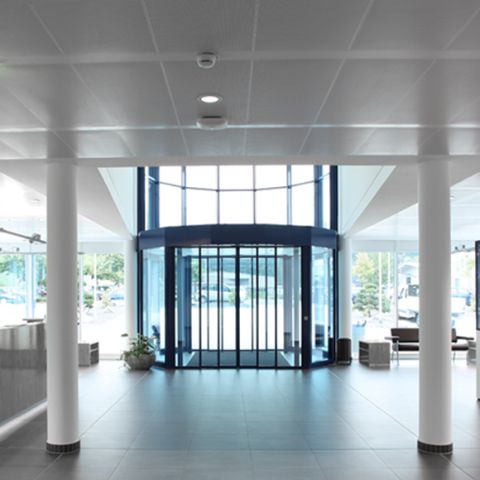 Dreigeschossiger Bürokomplex