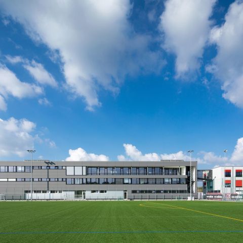 Funktionsgebäude und Jugendhaus