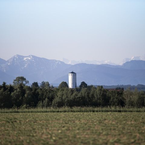 Inszenierte Fernwirkung  – Umbau ehemaliger Wasserturm von Pirach