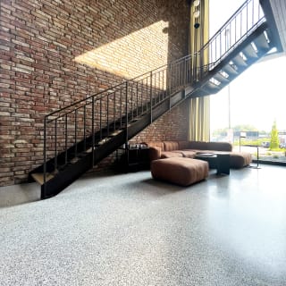 Terrazzo trifft Backstein