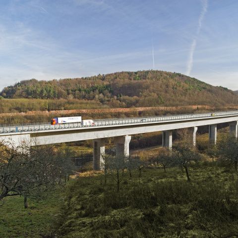 Neue Autobahnbrücke an der A3 Frankfurt-Nürnberg bei Waldaschaff