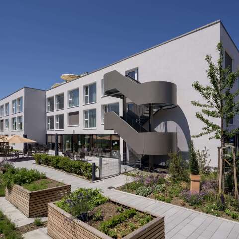 Moderne Neukonzeption des Pflegeheims, Dettingen