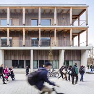 Gymnasium Langenhagen - Die Schule als Dorfgemeinschaft