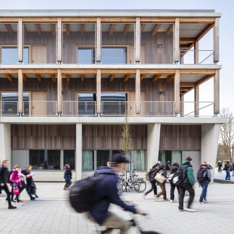 Gymnasium Langenhagen - Die Schule als Dorfgemeinschaft