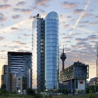 SIGN! - prägnanter Büroneubau im Medienhafen Düsseldorf