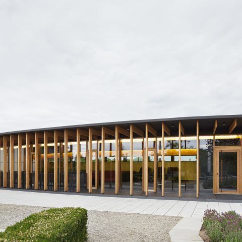 Neubau Schlaf- und Ruhehaus mit Felsensauna im Saunagarten des Europabades Karlsruhe
