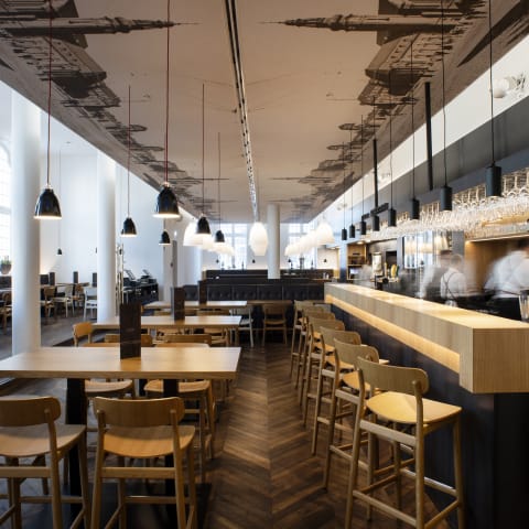 Restaurant und Take-Away im denkmalgeschützten Bahnhofsgebäude, Luxemburg (L)