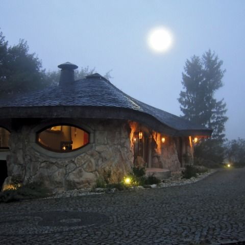 Flinthouse