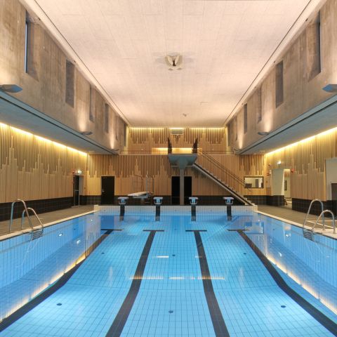 Tonstad Schule und Schwimmhalle