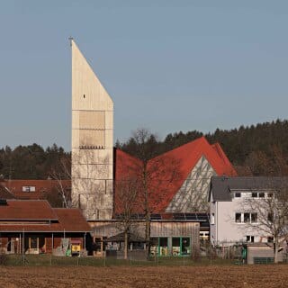 Holzfassade für Kirchturm
