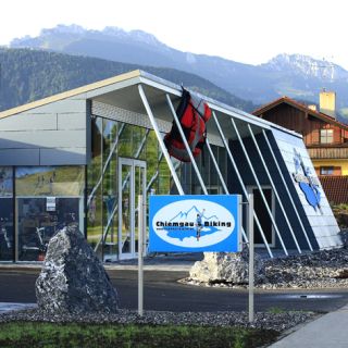 Wohnhaus mit Bikeshop