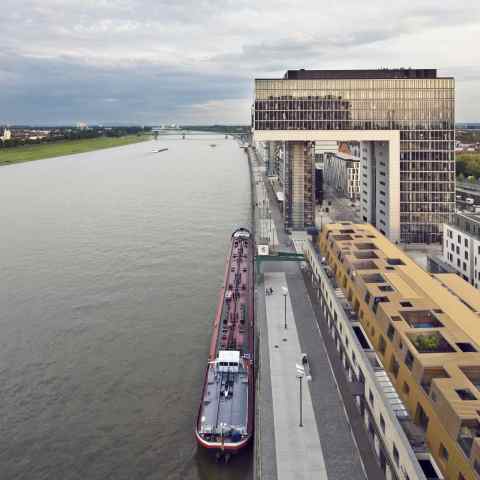 APARTMENT B / KRANHAUS