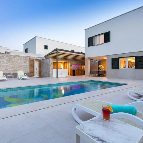 Villa mitten in der Natur am Mittelmeer