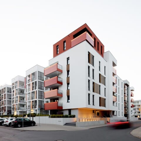 Neubau eines Mehrfamilienhauses mit begrüntem Parkdeck in Dessau