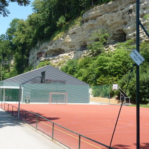 Mehrzweckturnhalle mit Glasschwingboden