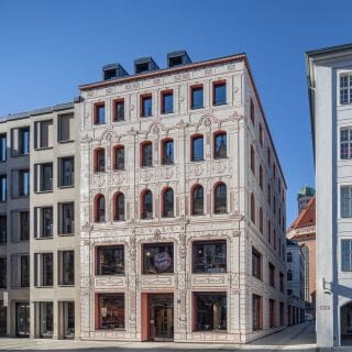 Geschäftshaus und Hotel mit Restauration Weinstrasse 7/7a