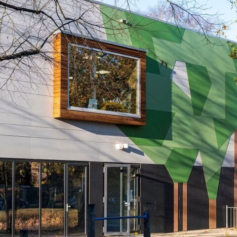 Baumfassade für Grundschule De Borg