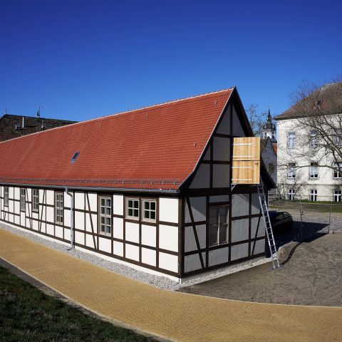 Fachwerkgebäude Schloss Pretzsch - Umbau zu einer modernen Arztpraxis