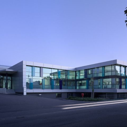 Produktionshalle mit Logistik