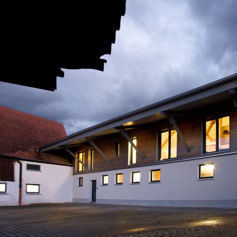 Umbau einer alten Scheune in ein modernes Wohnhaus