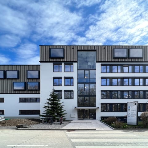 Aufstockung eines Verwaltungs- und Werkgebäudes in Unterschleißheim