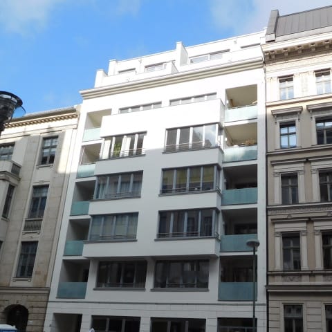 Neubau eines Dachgeschosses in 2 Ebenen in Berlin-Mitte