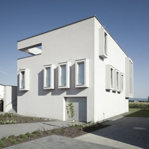 Haus B.
