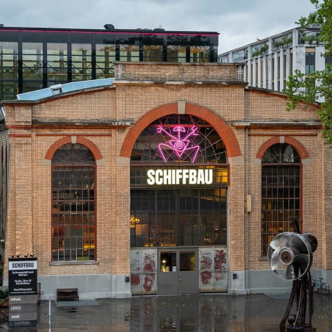 Nietturm Zürich - Bar im Rooftop des historischen Schiffbau