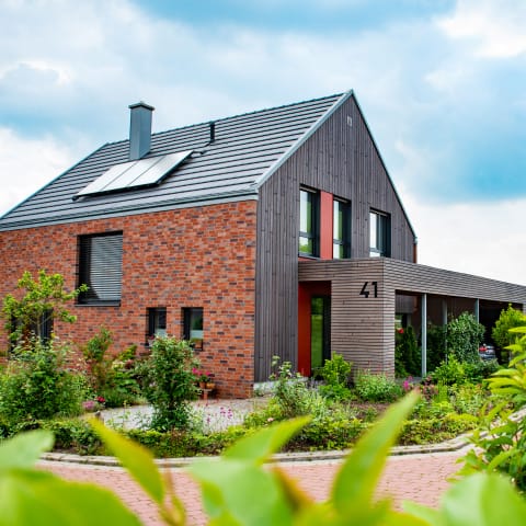 B41 - Ein Haus aus Stein und Holz mit Liebe zum Detail