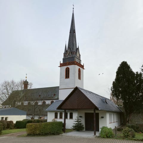 Fußbodenheizung wärmt denkmalgeschützte Trauerhalle