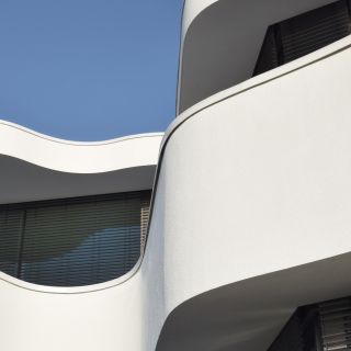 Villa R.