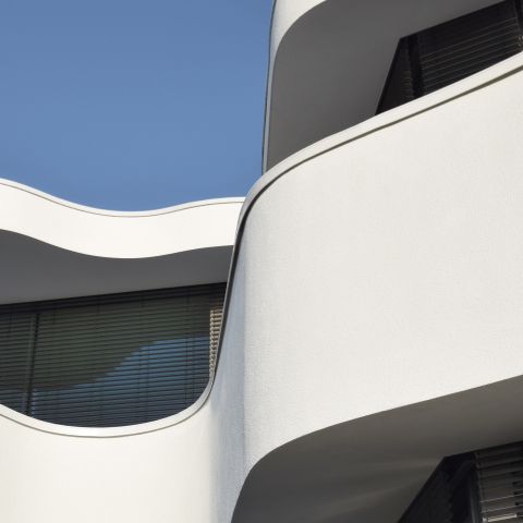 Villa R.