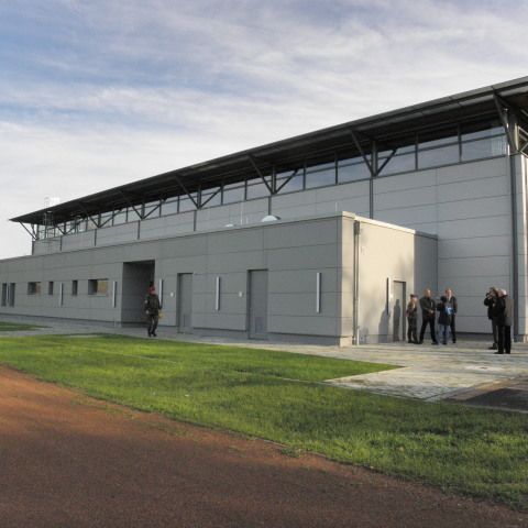 Zweifeldsporthalle mit Galerie