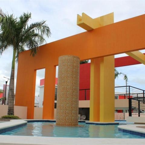Clubhaus und Swimmingpool in Iloilo
