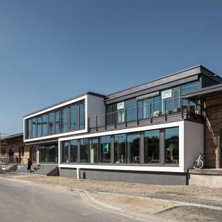 Co-Working Spaces Stagebox & Band-X