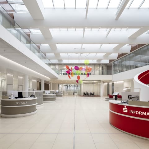 Energetische Sanierung der Kundenhalle Sparkasse Aschaffenburg Alzenau